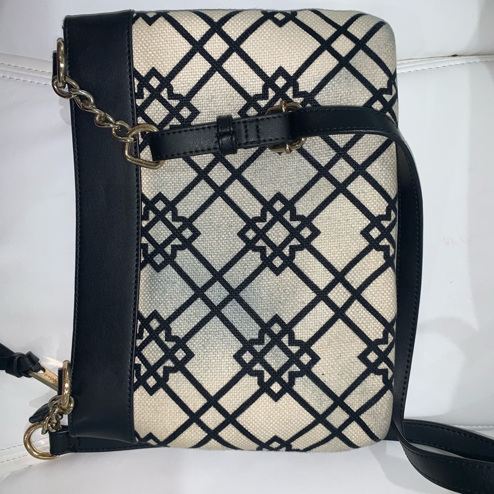 Crossbody - Picture 3 of 4